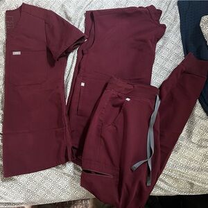 Figs burgundy set